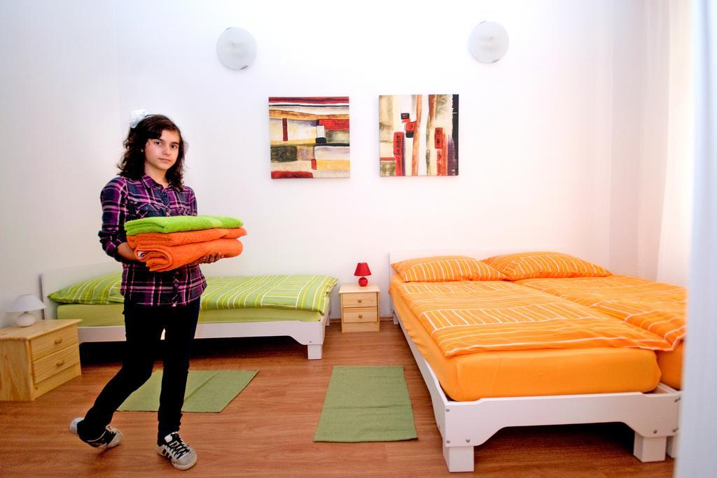 Centralom Apartman بيتْش الغرفة الصورة