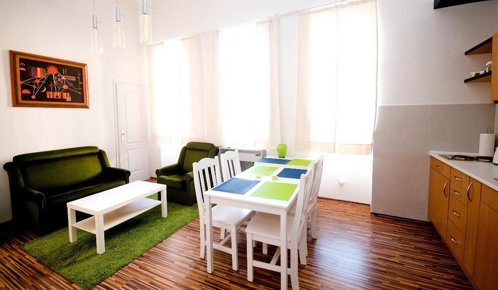 Centralom Apartman بيتْش المظهر الخارجي الصورة