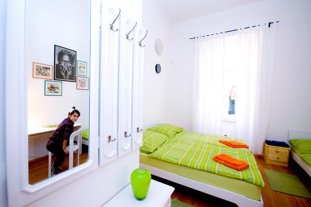 Centralom Apartman بيتْش الغرفة الصورة